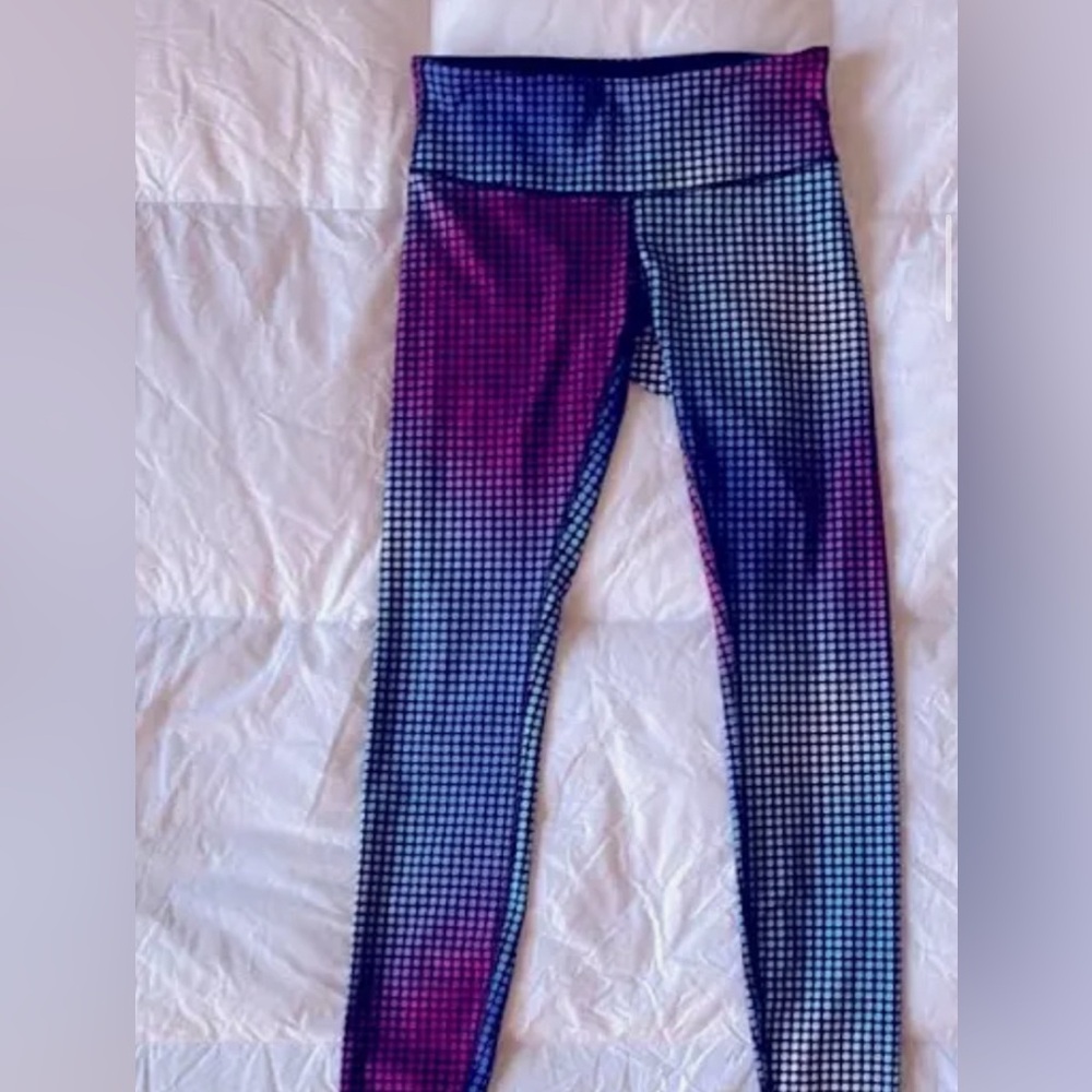 Lululemon leggings never worn, size 4